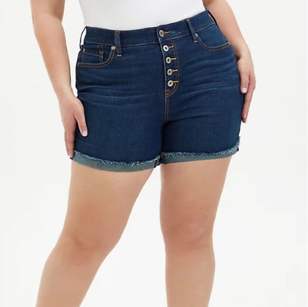 Torrid‎ Denim Shorts Button Fly Size 26